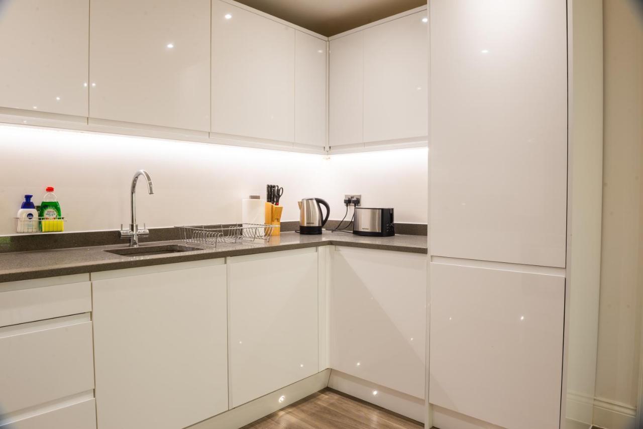 The 'Pinky' - Beautiful 1 Bed Apartment In Hatfield - Free Parking - Near Uni & Business Park - Big Savings On Long Stays Hatfield (Hertfordshire) Exterior foto